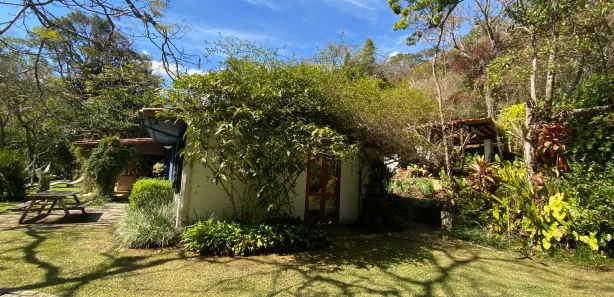 Casa de Condomínio com 4 Quartos para venda ou aluguel, 400m² no Cuiabá, Petrópolis