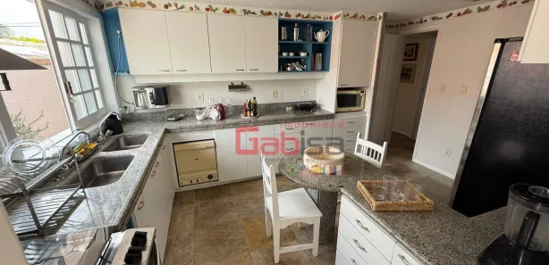 Casa de Condomínio com 5 Quartos para venda ou aluguel, 720m² no Centro, Cabo Frio