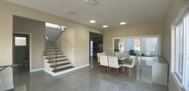 Casa de Condomínio com 3 Quartos para alugar, 280m² no Vila Oliveira, Mogi das Cruzes
