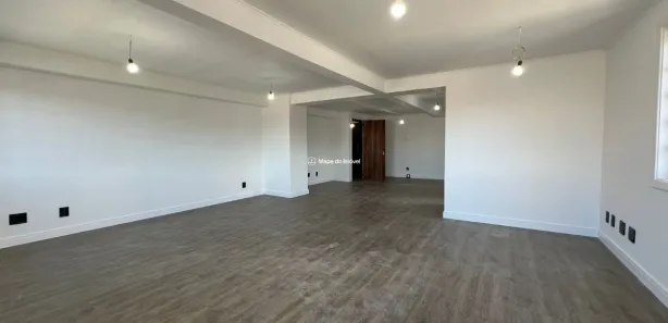 Sala Comercial à venda, 63m² no Centro, Gramado