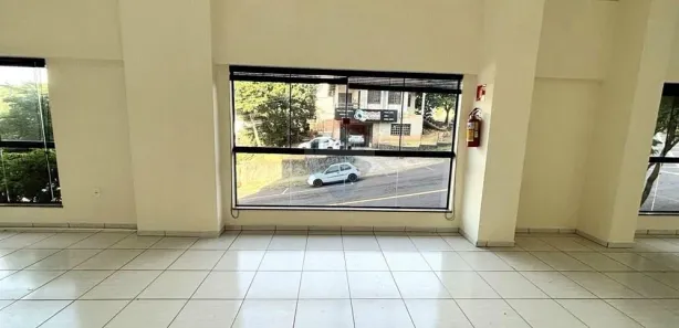 Sala Comercial para alugar, 97m² no , Sarandi