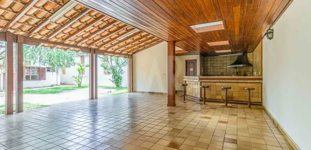 Imóvel Comercial com 8 Quartos para alugar, 640m² no Santa Tereza, Belo Horizonte