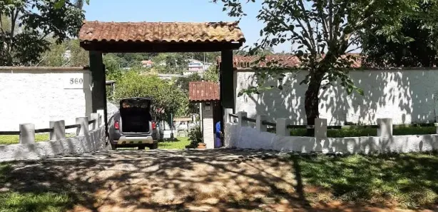 Fazenda/Sítio com 4 Quartos à venda, 140m² no Jd Castelano, Biritiba-Mirim