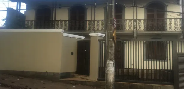 Casa com 6 Quartos para alugar, 500m² no Santo Antônio, Belo Horizonte