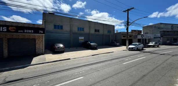 Sala Comercial para alugar, 911m² no Residencial Village Garavelo, Aparecida de Goiânia