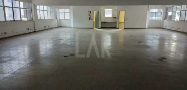 Sala Comercial para alugar, 550m² no Santa Efigênia, Belo Horizonte