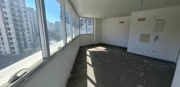 Sala Comercial à venda, 29m² no Santa Rosa, Niterói