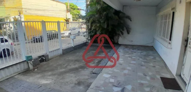 Casa com 4 Quartos para alugar, 306m² no Centro, Nova Iguaçu
