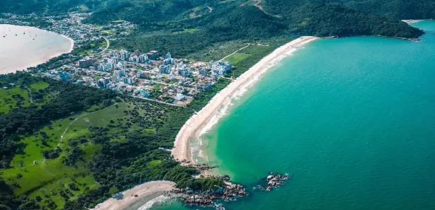 Apartamento com 3 Quartos para alugar, 90m² no Armação da Praia Grande, Governador Celso Ramos
