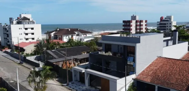 Sobrado com 3 Quartos à venda, 390m² no , Matinhos