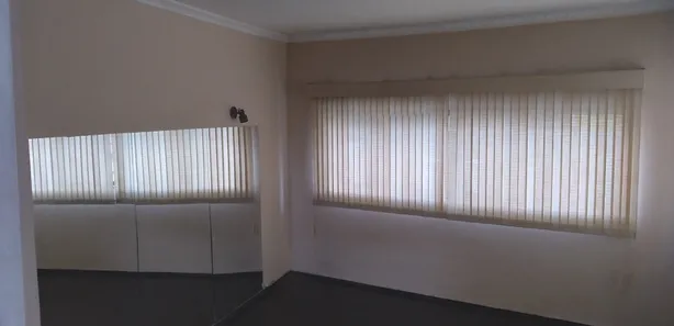 Imóvel Comercial com 3 Quartos para alugar, 10m² no Centro, Nova Iguaçu