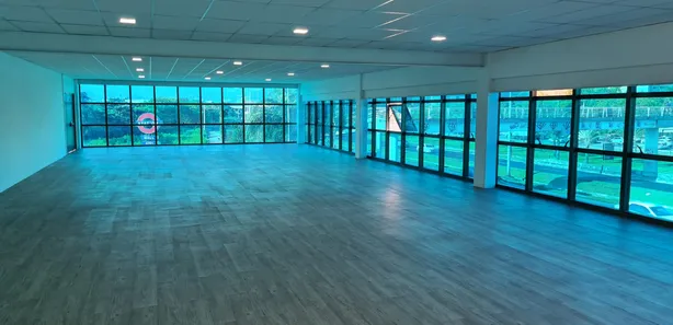 Ponto Comercial para alugar, 300m² no Barra Olímpica, Rio de Janeiro