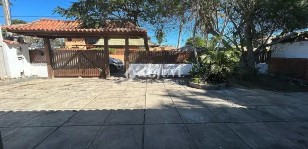 Casa com 4 Quartos para alugar, 176m² no Peró, Cabo Frio