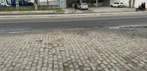 Galpão/Depósito/Armazém para alugar, 430m² no Praia do Siqueira, Cabo Frio