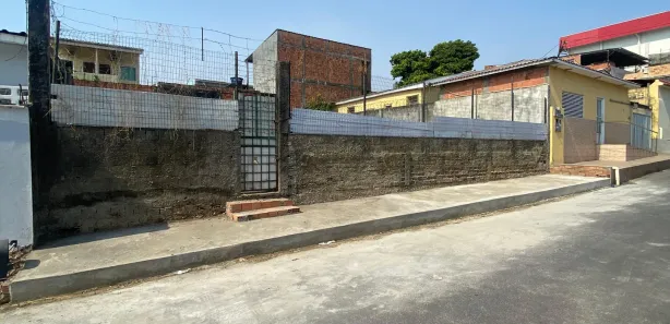 Lote/Terreno com 1 Quarto à venda, 450m² no Alvorada, Manaus