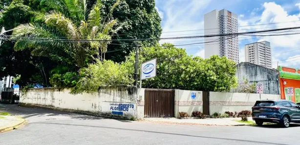 Casa com 7 Quartos para alugar, 400m² no Boa Vista, Recife