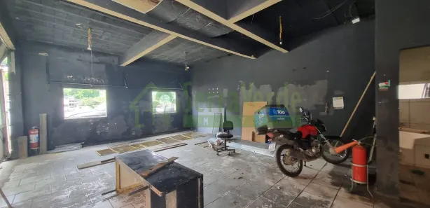 Ponto Comercial para alugar, 100m² no Cascatinha, Petrópolis