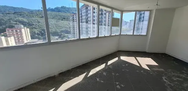 Sala Comercial à venda, 29m² no Santa Rosa, Niterói