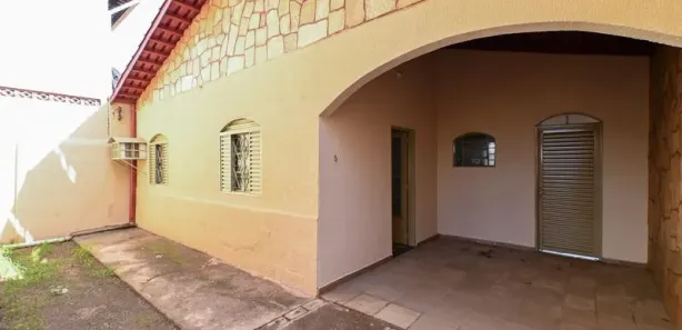 Casa com 3 Quartos para alugar, 100m² no Jardim dos Buritis, Aparecida de Goiânia
