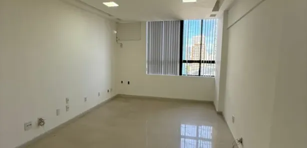 Sala Comercial à venda, 45m² no Stiep, Salvador