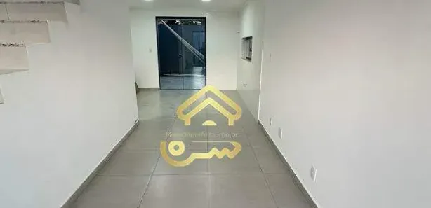 Sobrado com 2 Quartos para alugar, 80m² no Carianos, Florianópolis
