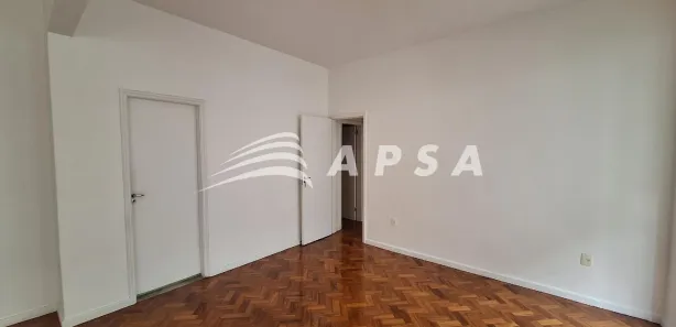 Apartamento com 4 Quartos para alugar, 157m² no Leme, Rio de Janeiro