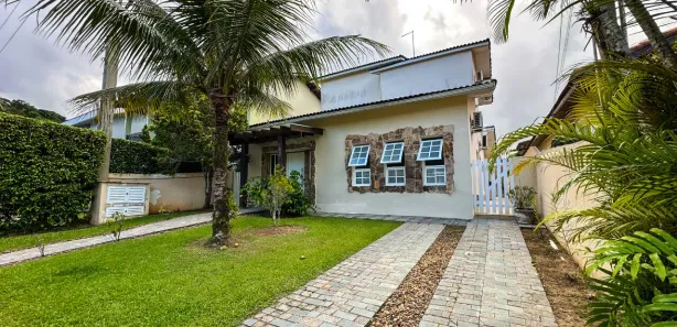 Casa com 3 Quartos para venda ou aluguel, 210m² no Balneário Praia do Pernambuco, Guarujá