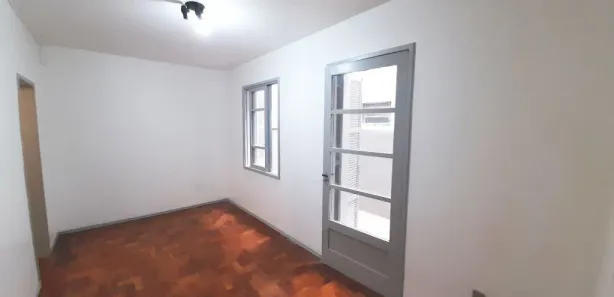 Kitnet para venda ou aluguel, 30m² no Bom Fim, Porto Alegre