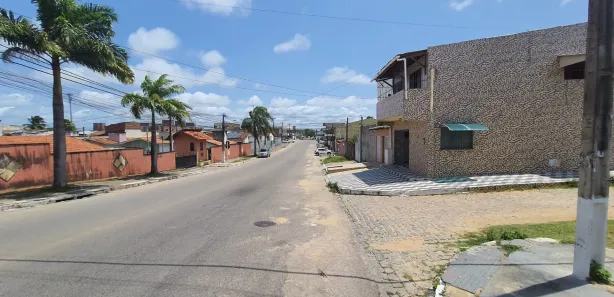 Casa com 2 Quartos para alugar, 160m² no Planalto, Natal