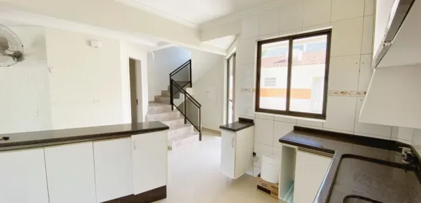 Sobrado com 4 Quartos à venda, 167m² no , 