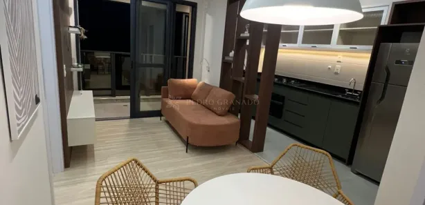 Apartamento com 3 Quartos para alugar, 85m² no Zona 08, Maringá