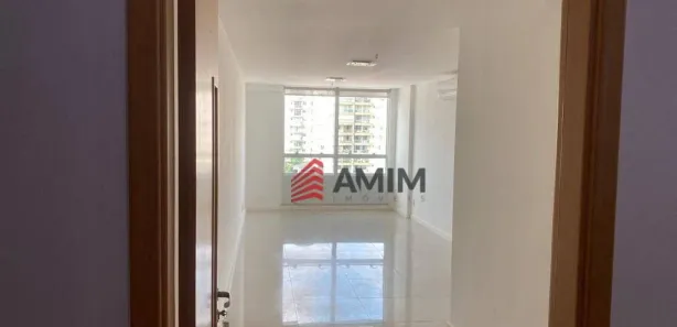 Sala Comercial à venda, 27m² no Santa Rosa, Niterói