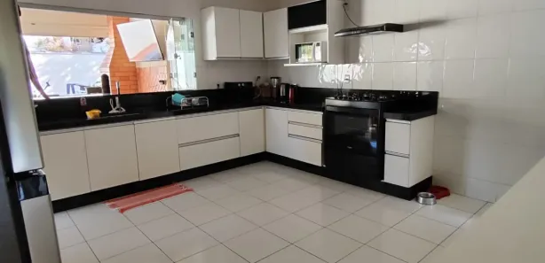 Casa com 4 Quartos para alugar, 280m² no Loteamento Portal do Sol II, Goiânia