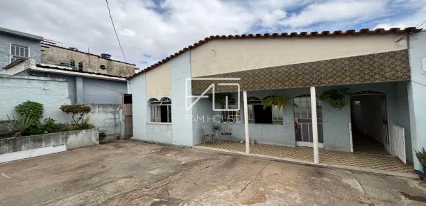 Casa com 5 Quartos à venda, 160m² no Dom Bosco, Belo Horizonte