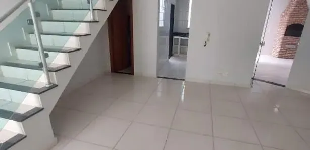 Casa com 2 Quartos para alugar, 100m² no Santa Rosa, Belo Horizonte