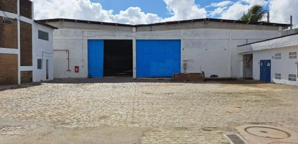 Galpão/Depósito/Armazém para alugar, 4000m² no Águas Claras, Salvador