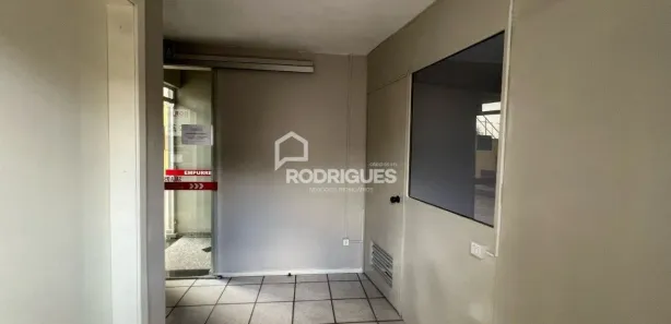 Sala Comercial para alugar, 70m² no Centro, Portão