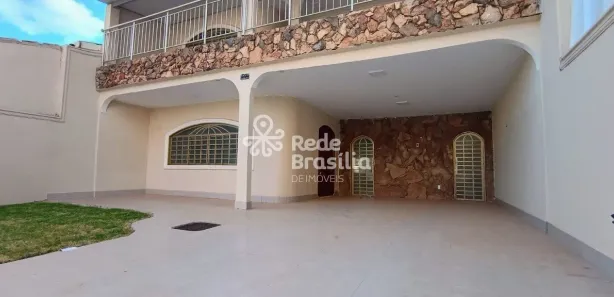 Sobrado com 4 Quartos para alugar, 280m² no Taguatinga Norte, Brasília