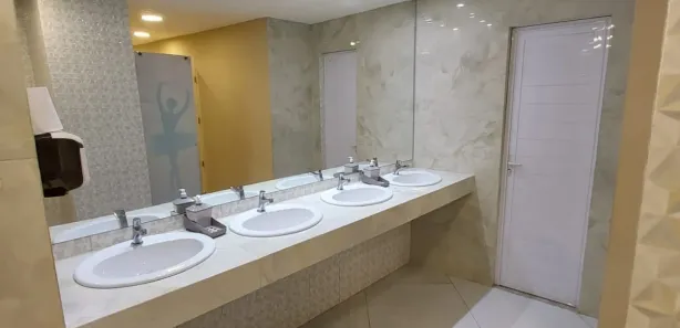 Prédio Comercial à venda, 600m² no Centro, Candeias