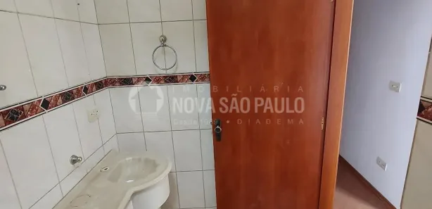 Casa com 2 Quartos para alugar, 50m² no Centro, Diadema