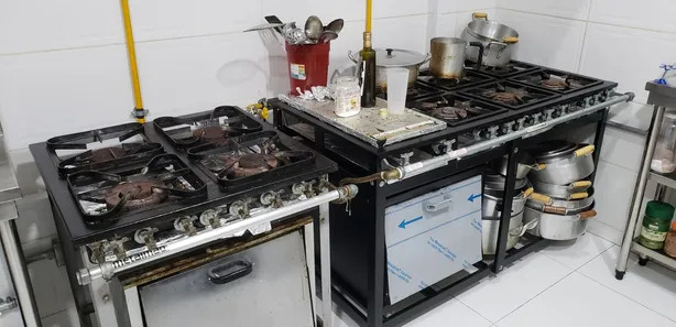 Ponto Comercial à venda, 80m² no Benfica, Rio de Janeiro