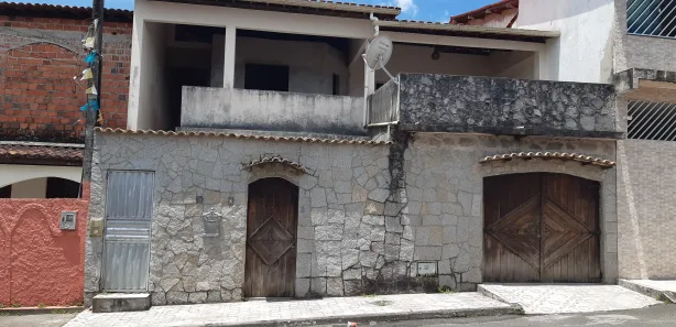 Sobrado com 6 Quartos à venda, 150m² no Gleba A, Camaçari