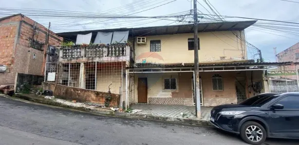Casa com 6 Quartos à venda, 263m² no Adrianópolis, Manaus