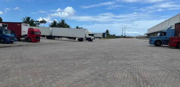 Galpão/Depósito/Armazém para venda ou aluguel, 1000m² no Porto Seco Pirajá, Salvador