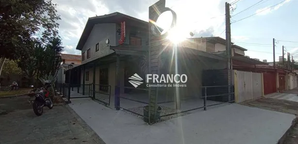 Imóvel Comercial com 3 Quartos para alugar, 240m² no Vila Aparecida, Taubaté