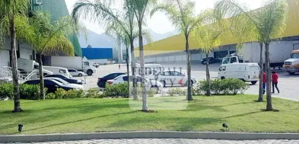 Galpão/Depósito/Armazém para alugar, 893m² no Taquara, Rio de Janeiro