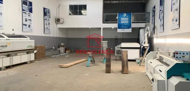 Galpão/Depósito/Armazém para alugar, 450m² no Realengo, Rio de Janeiro