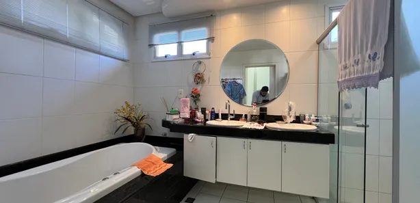 Casa de Condomínio com 4 Quartos para alugar, 330m² no Jardim Florença, Goiânia