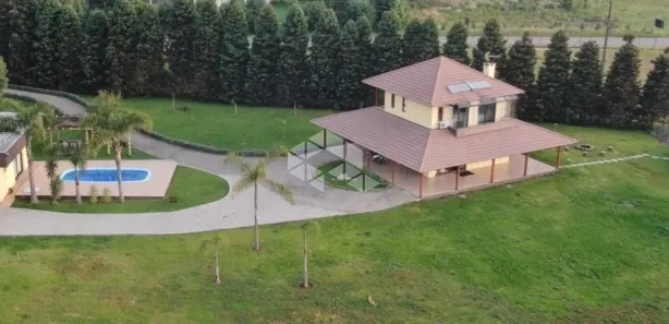 Fazenda/Sítio com 4 Quartos à venda, 303m² no , Farroupilha