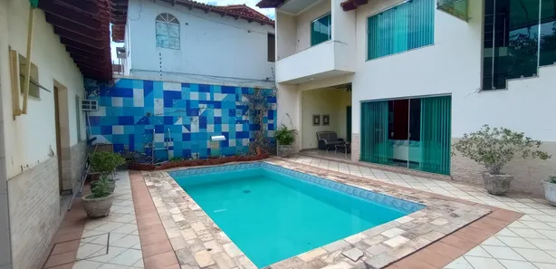 Casa com 4 Quartos à venda, 360m² no Compensa, Manaus